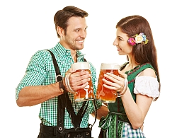 Im Trend: Partnerlook auf dem Oktoberfest